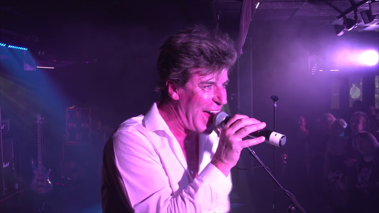 <q>maxresdefault</q>